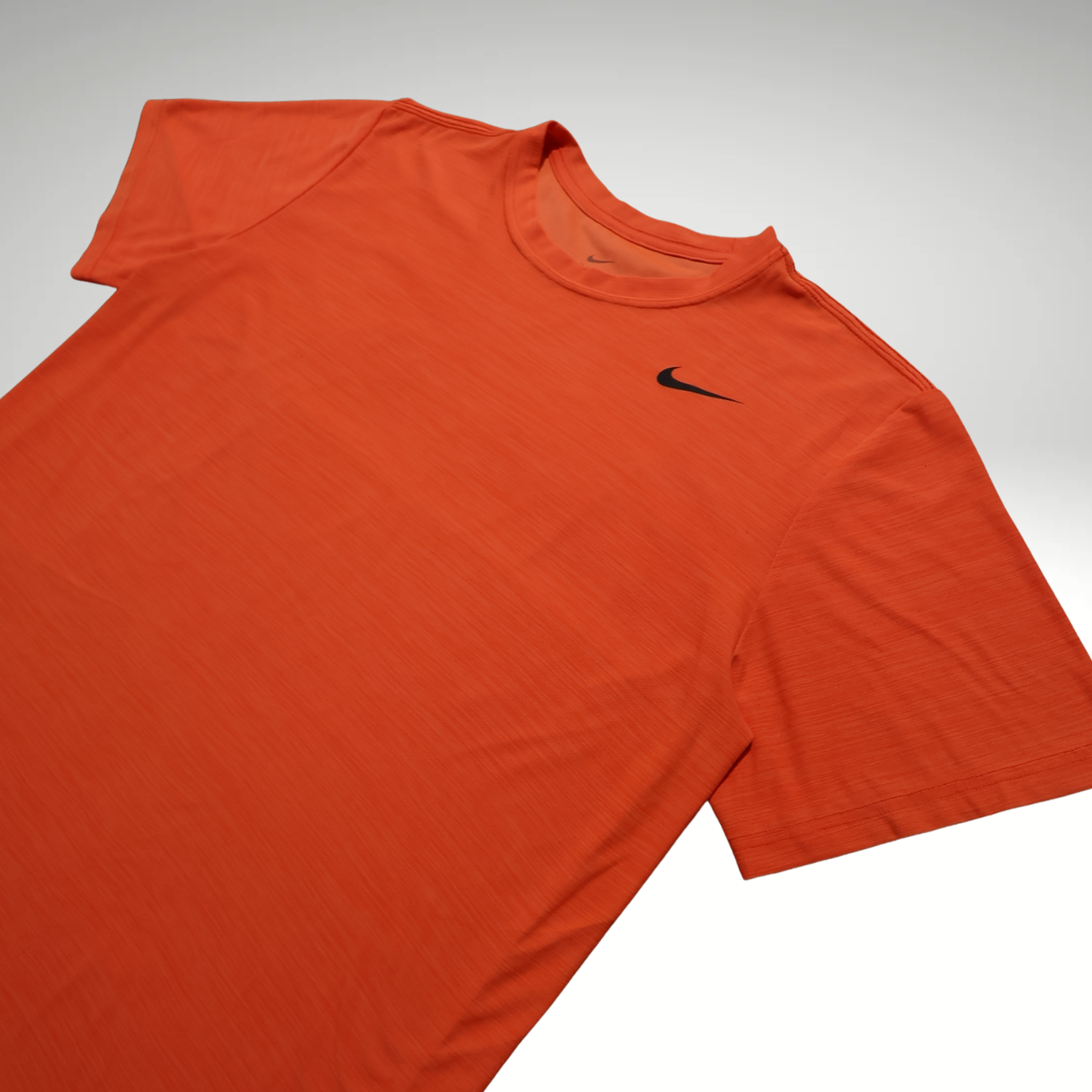 Mens Orange Nike Dri-Fit T-shirt (L)