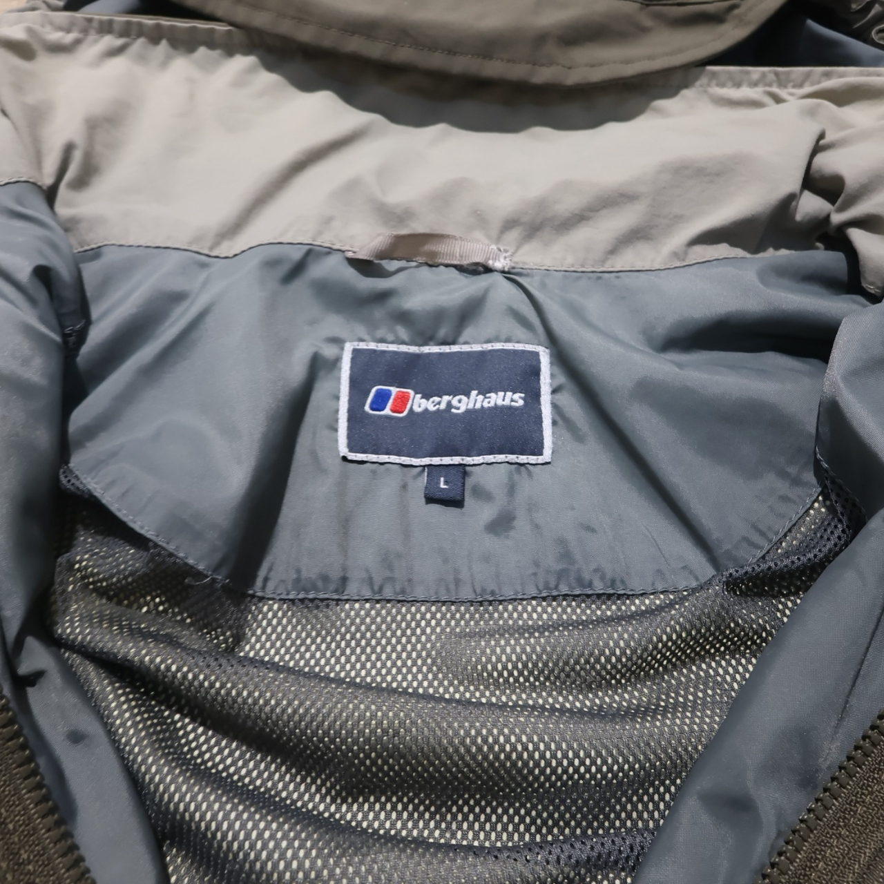 Mens Berghaus Khaki Coat (L) needs Ptp