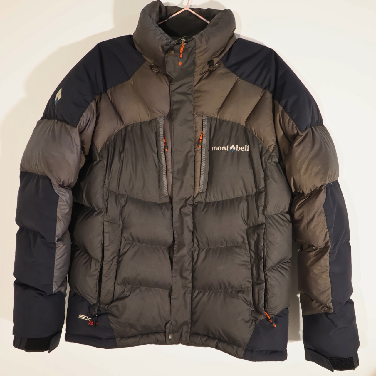 Men’s Black and Grey MontBell Puffer Coat (L)