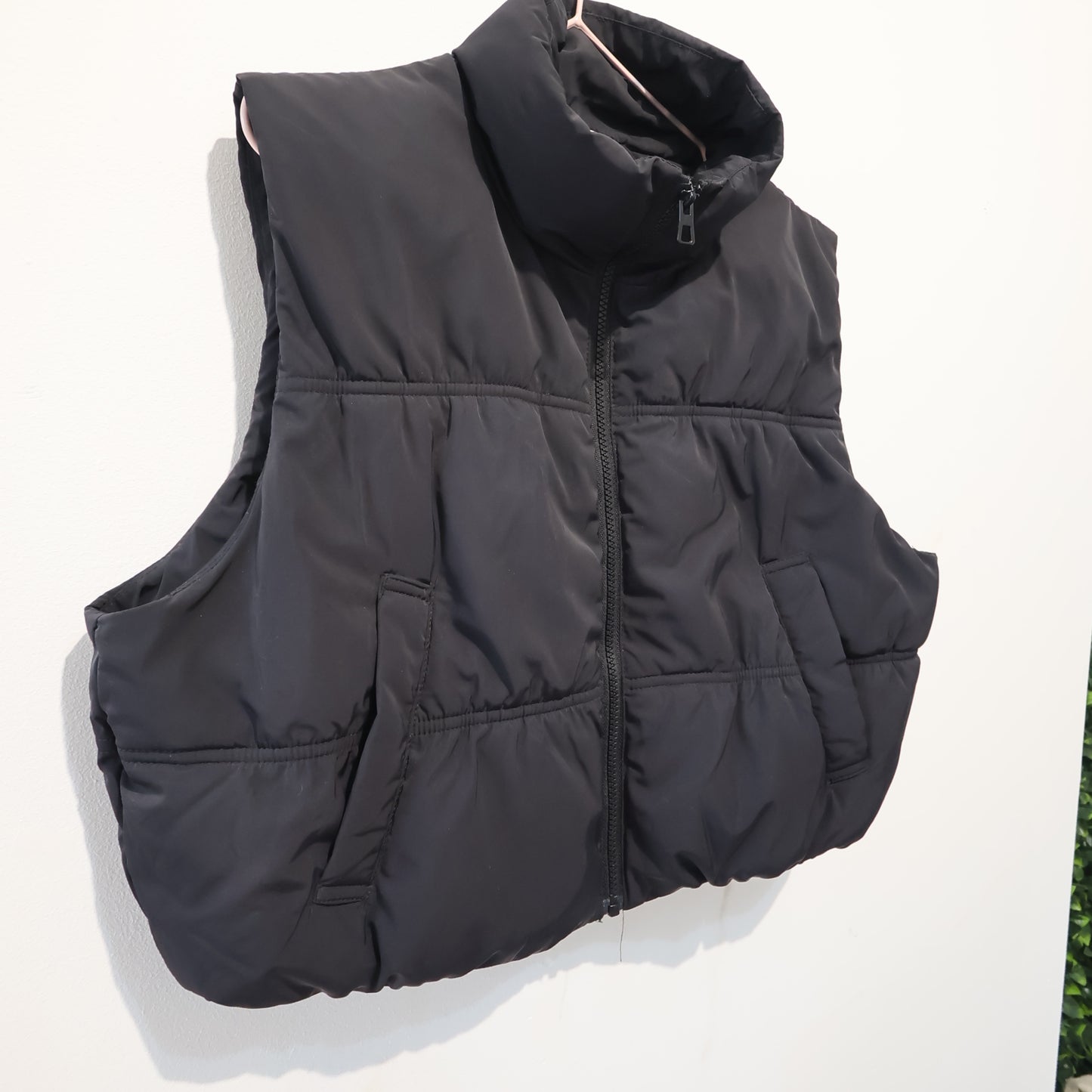 Women’s black Divided cropped gilet (M)