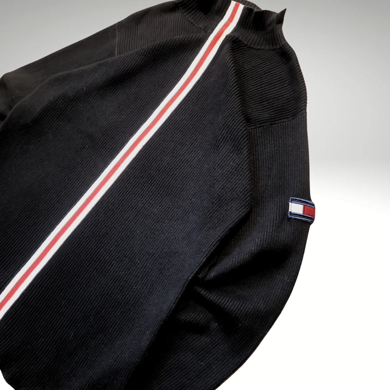 Men’s Black Tommy Hilfiger Sweatshirt (S)